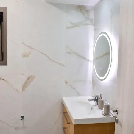 Apartment S & E *