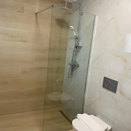 S & E Apartment