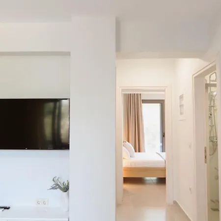 S & E Apartment *