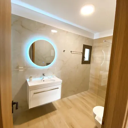S & E Apartment