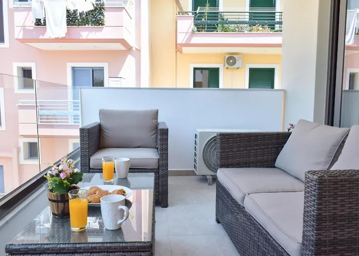 S & E * Lefkada City