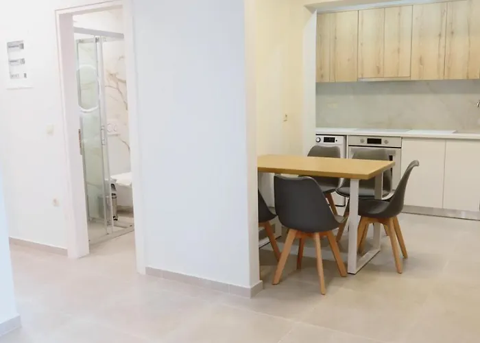 S & E Apartment Lefkada City