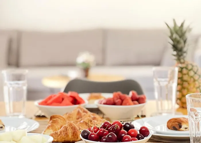 S & E * Lefkada City