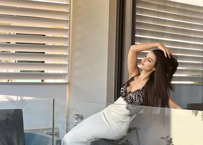 S & E * Lefkada City